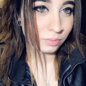 Meet your Posher, Carrie